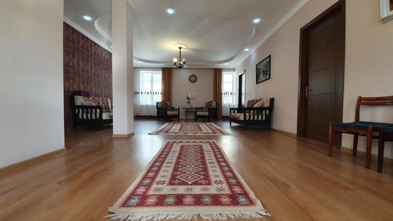 Guest House Sandro คัซเบกี ภายนอก รูปภาพ